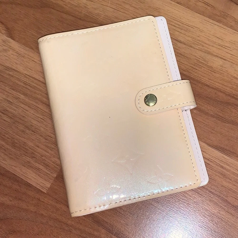 Authentic Louis Vuitton Marshmallow Vernis Leather Agenda